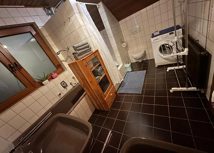 Shumiland, Eigene Etage Near Messe & Airport, Ruhige Lage 40sqm * Frankfurt am Main
