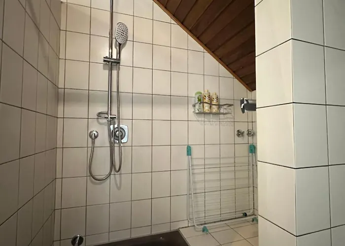 Shumiland, Eigene Etage Near Messe & Airport, Ruhige Lage 40sqm Hospedagem domiciliar Frankfurt am Main