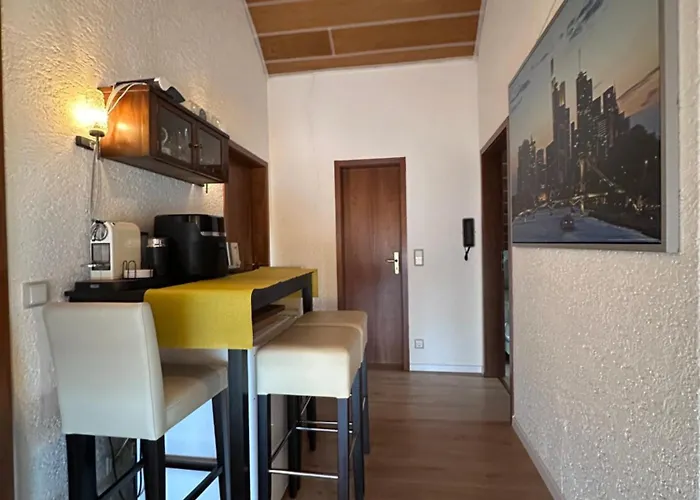 Shumiland, Eigene Etage Near Messe & Airport, Ruhige Lage 40sqm *